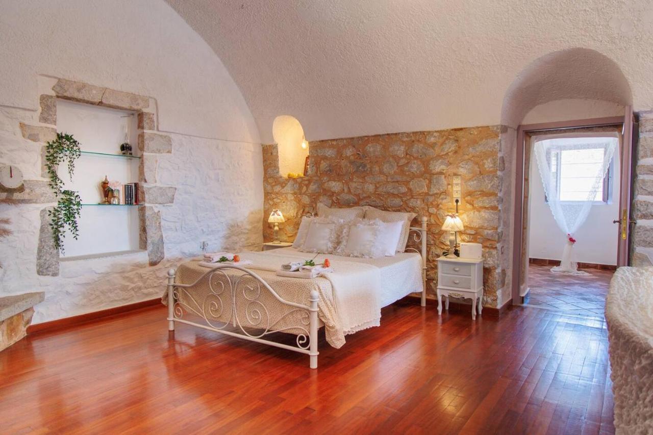 Iliana'S House - Spacious Cave House In The Center Of Areopolis Екстериор снимка