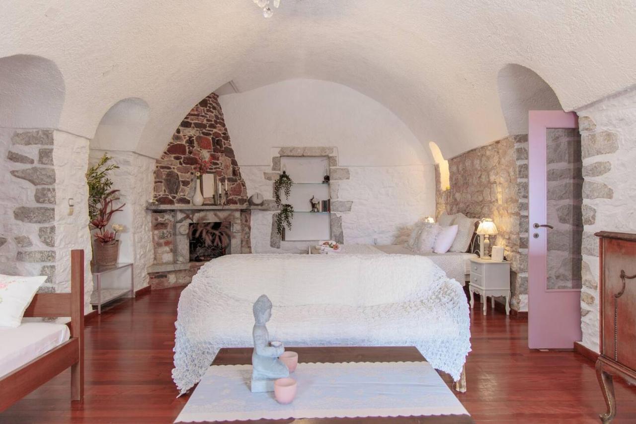 Iliana'S House - Spacious Cave House In The Center Of Areopolis Екстериор снимка