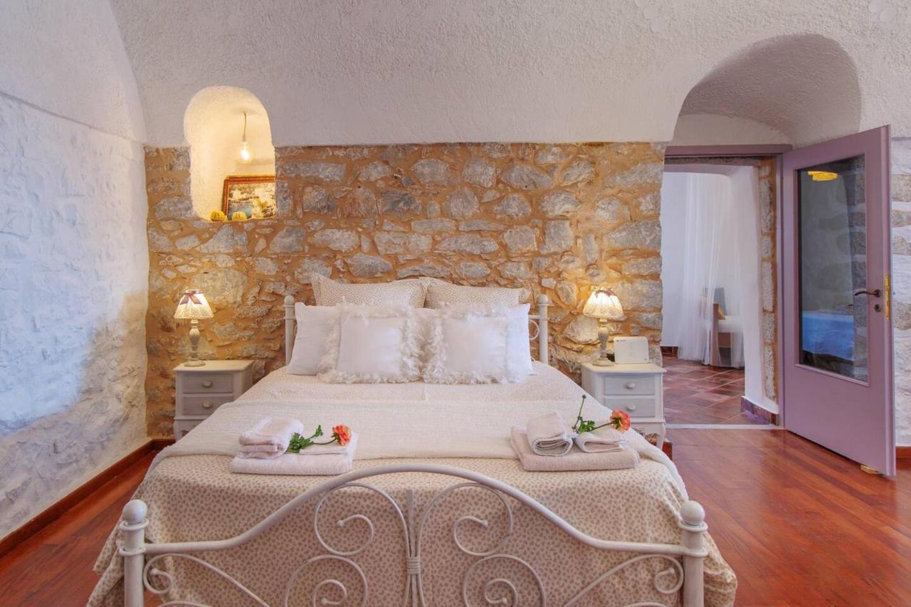 Iliana'S House - Spacious Cave House In The Center Of Areopolis Екстериор снимка