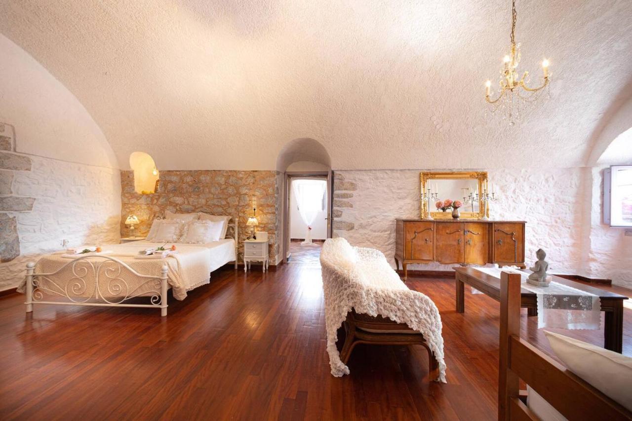 Iliana'S House - Spacious Cave House In The Center Of Areopolis Екстериор снимка