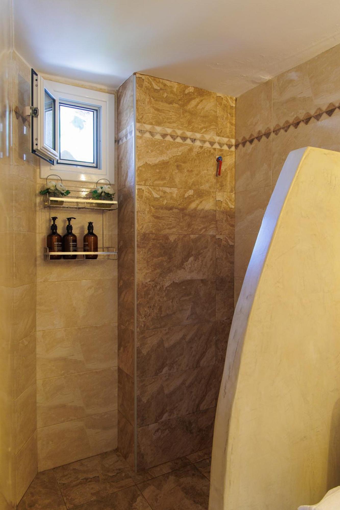 Iliana'S House - Spacious Cave House In The Center Of Areopolis Екстериор снимка